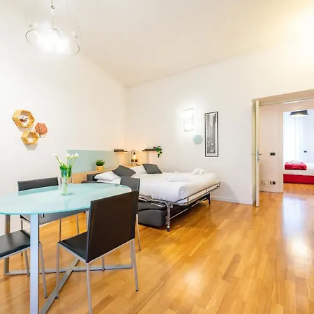 Gabi Spacious Design شقة *