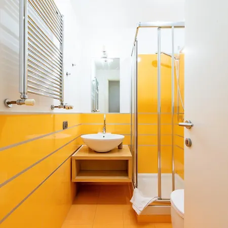 Gabi Spacious Design Rome