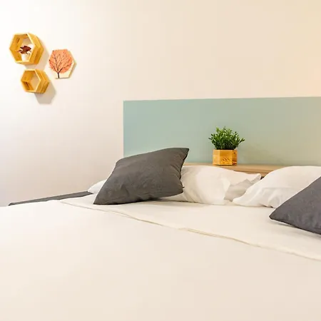 Gabi Spacious Design * Rome
