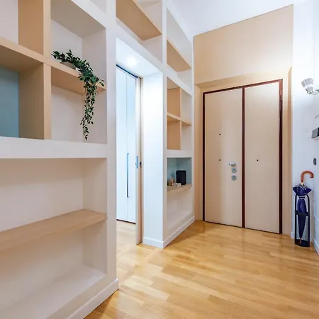 Gabi Spacious Design * Rome